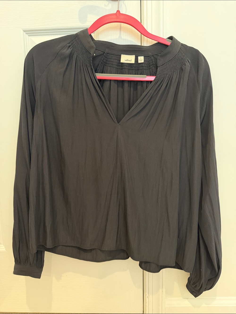 Aritzia Wilfred Black Smocked-Neck V-Neck Long-Sleeve Blouse